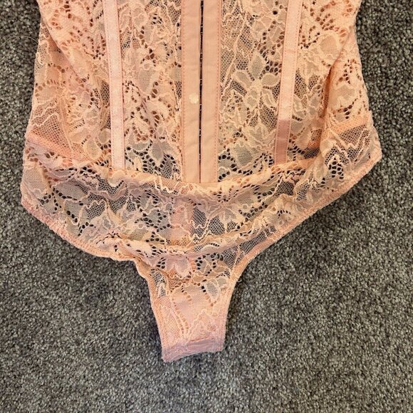 Free People Women's Lace Night Rhythm Bodysuit Size XS Pink Thong NWT $78 - Picture 7 of 16
